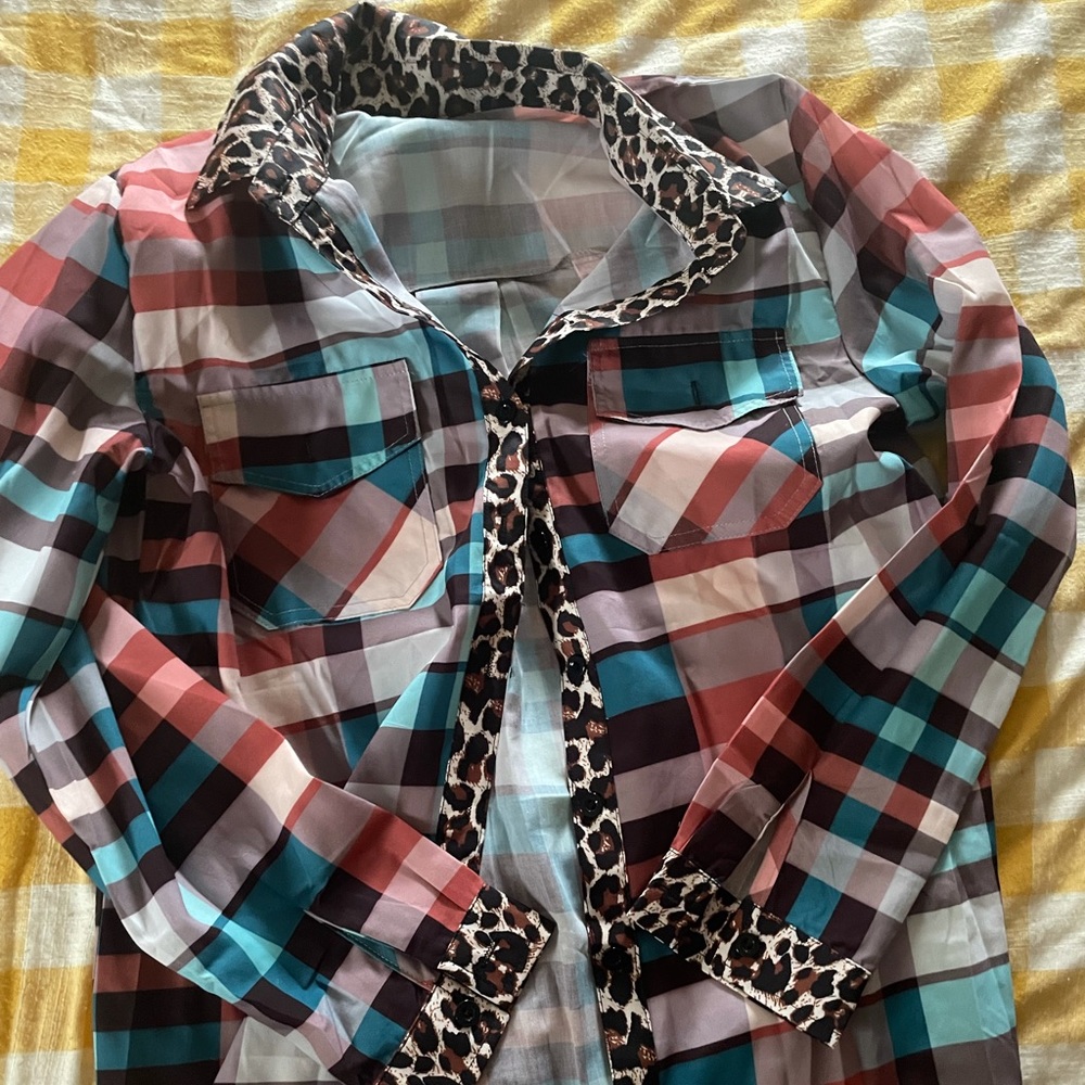 Belle Lilly brand new never worn Flannel style button up leopard print shirt
